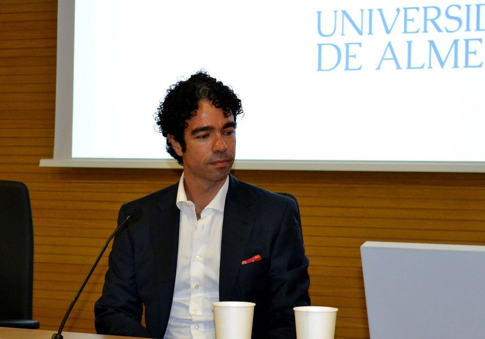 Un documental de la UAL analiza la sostenibilidad de la red de invernaderos de Almería