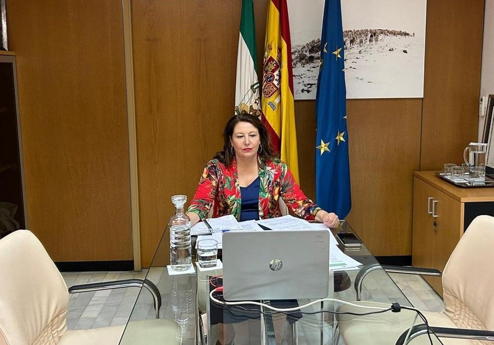 La consejera de Agricultura reclama al Gobierno de España la paralización del cuaderno agrario