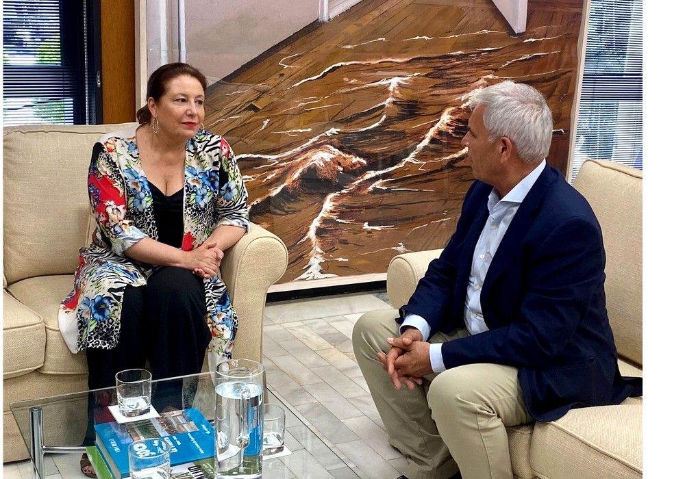 La consejera de Agricultura se reúne con el nuevo presidente de Cooperativas Agro-alimentarias