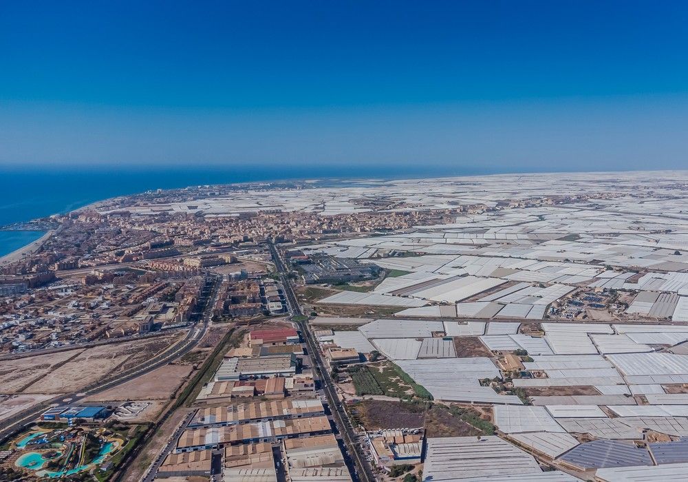 Roquetas de Mar: trabajando junto al agricultor y garantizando el agua