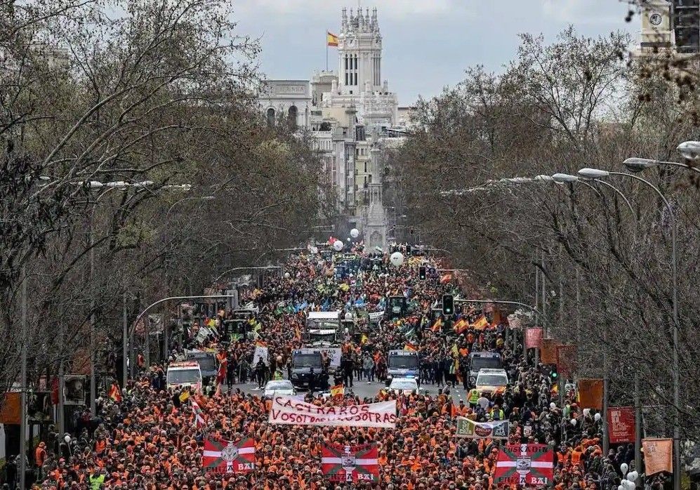 ASAJA, COAG y UPA acuerdan poner en marcha un calendario de movilizaciones que se desarrollarán inicialmente en las Comunidades Autónomas
