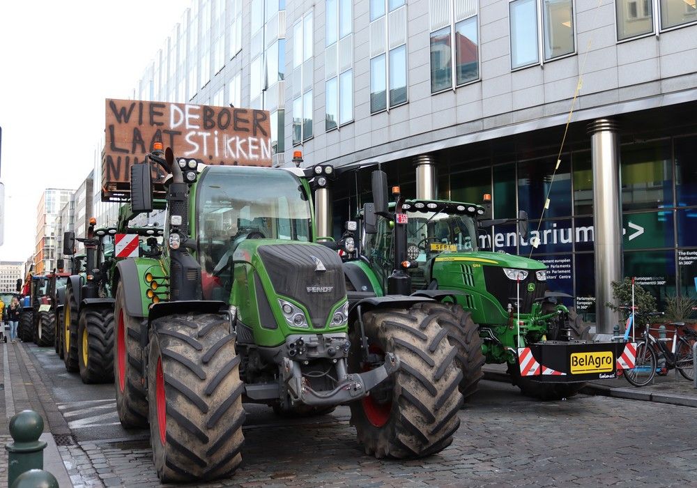 Los socialistas piden a la Comisión Europea una reacción contundente frente a los ataques a la libre circulación de mercancías y a la agricultura española