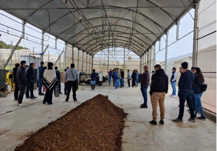 Una treintena de agricultores almerienses conocen el proyecto Recicland del Ifapa para la gestión de residuos hortícolas