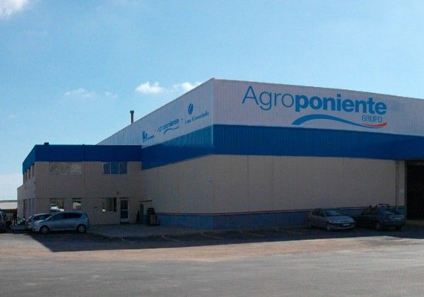 Grupo Agroponiente traslada a los clientes la información sobre su estrategia en I+D+i y control de cultivos, plasmada en su ‘agricultura consciente’