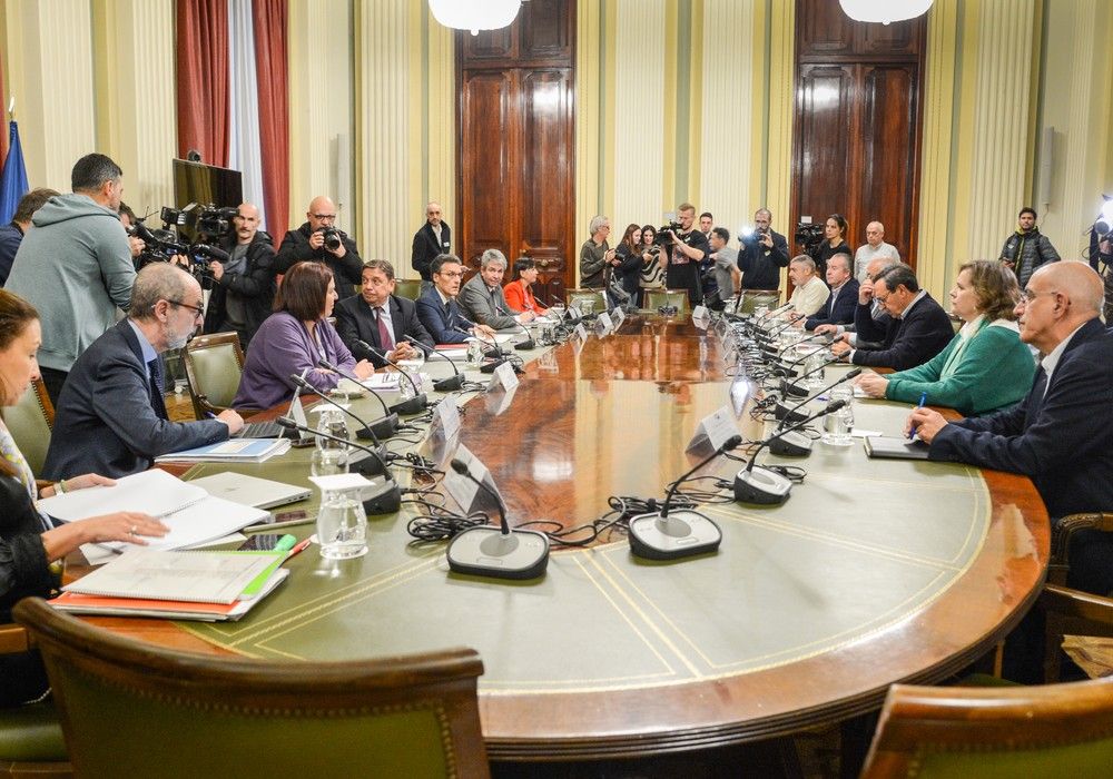 Luis Planas presenta un paquete de medidas “sólido y trabajado” que responde a las preocupaciones de agricultores y ganaderos