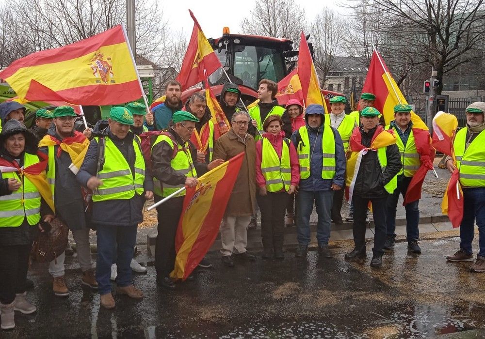 ASAJA se une a la protesta de agricultores europeos  en Bruselas por la crisis en el sector agropecuario