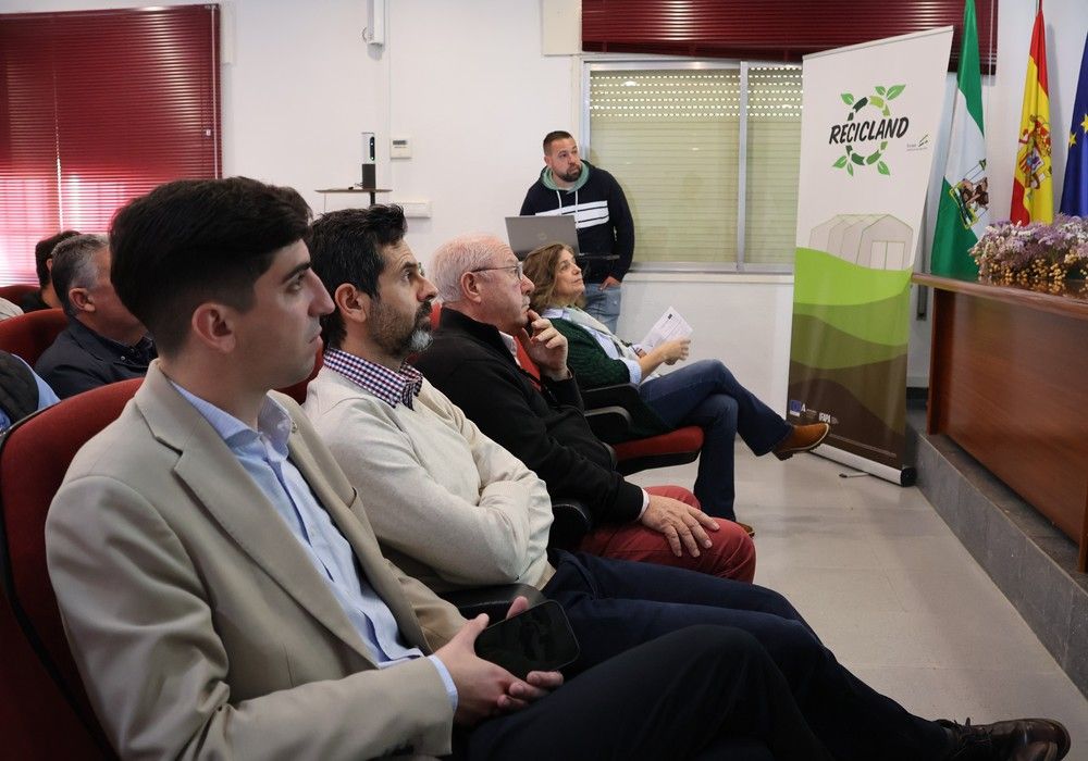 El Ayuntamiento de El Ejido, ejemplo en la gestión de residuos vegetales durante una jornada en IFAPA