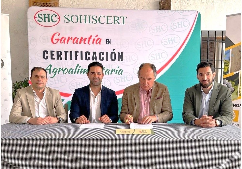 SOHISCERT y KAAMPO firman un convenio de colaboración para ofrecer un software de gestión del campo en el que se incluyen servicios de certificación