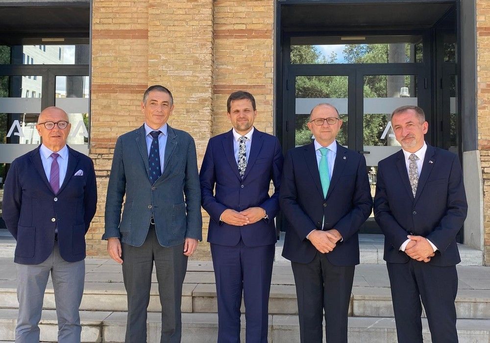 La Junta expone su modelo de gestión agraria e hídrica a una delegación del Gobierno Checo