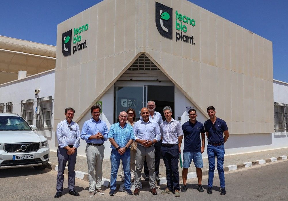 La Junta hace entrega de la ayuda para inversiones en modernización y transformación integral en El Ejido