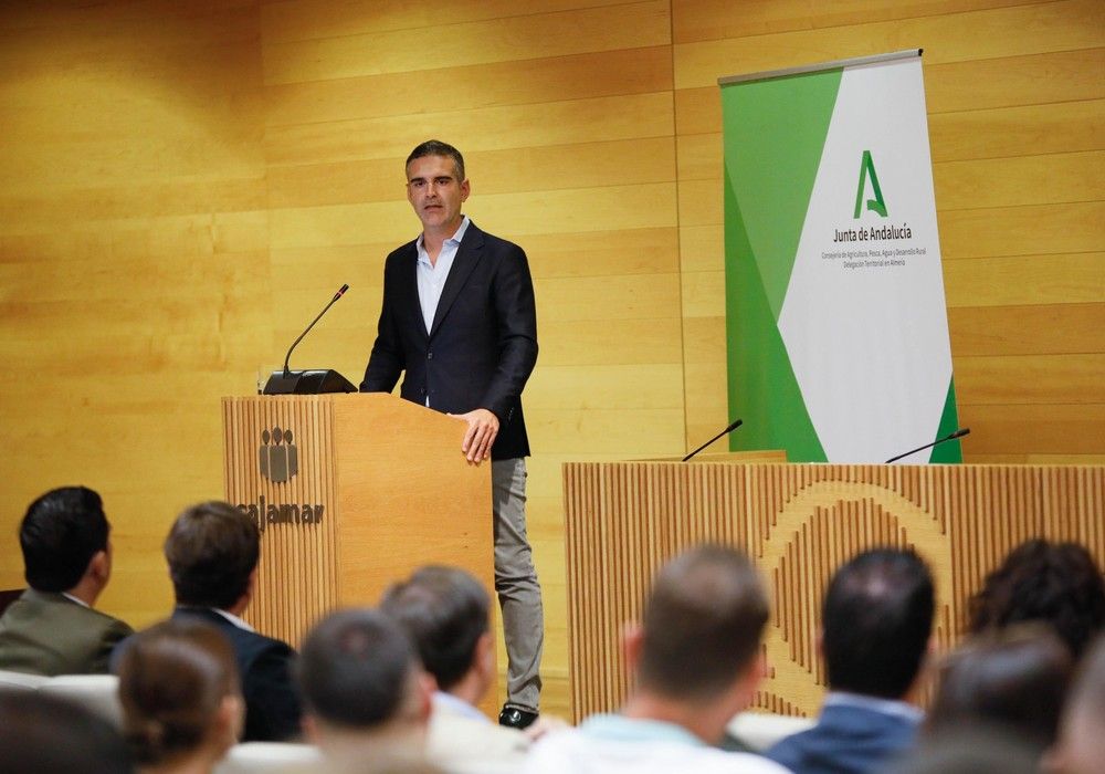 La Junta entrega en Almería ayudas por 16,5M€ para que 261 explotaciones modernicen sus invernaderos
