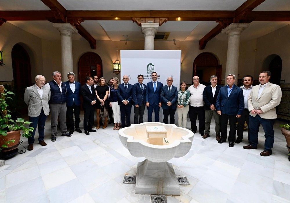 Andalucía prevé una producción de más de un millón de toneladas de aceite de oliva en la próxima campaña