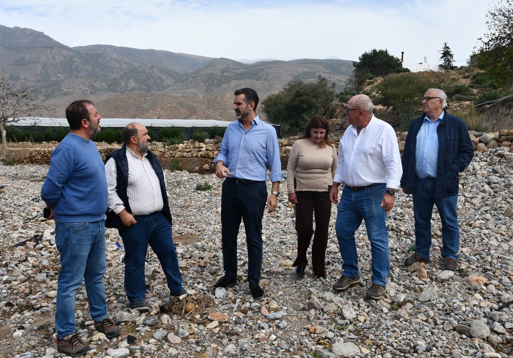 Fernández Pachecho visita Dalías y comprueba in situ los daños provocados por la DANA