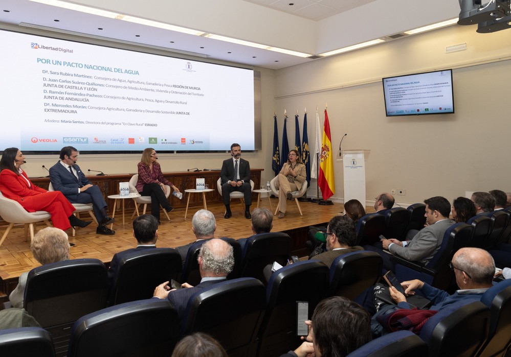 Fernández-Pacheco pide a la nueva ministra de Transición Ecológica que impulse el Pacto Nacional por el Agua