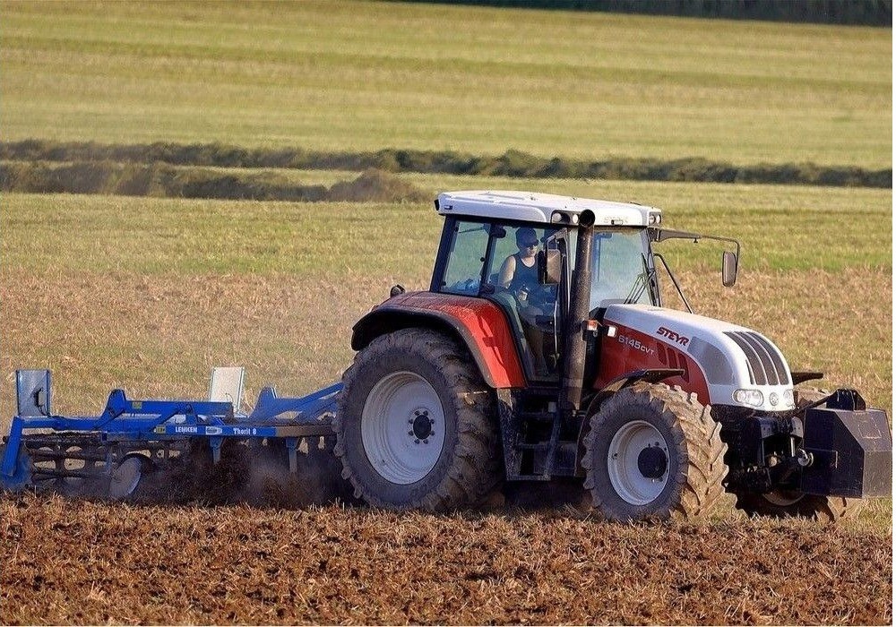 El Ministerio de Agricultura, Pesca y Alimentación publica ayudas extraordinarias por 9,7 millones de euros para reponer maquinaria agrícola afectada por la dana
