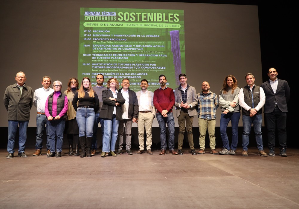 El Ejido,  Junta e IFAPA informan sobre el entutorado sostenible en la gestión de restos vegetales
