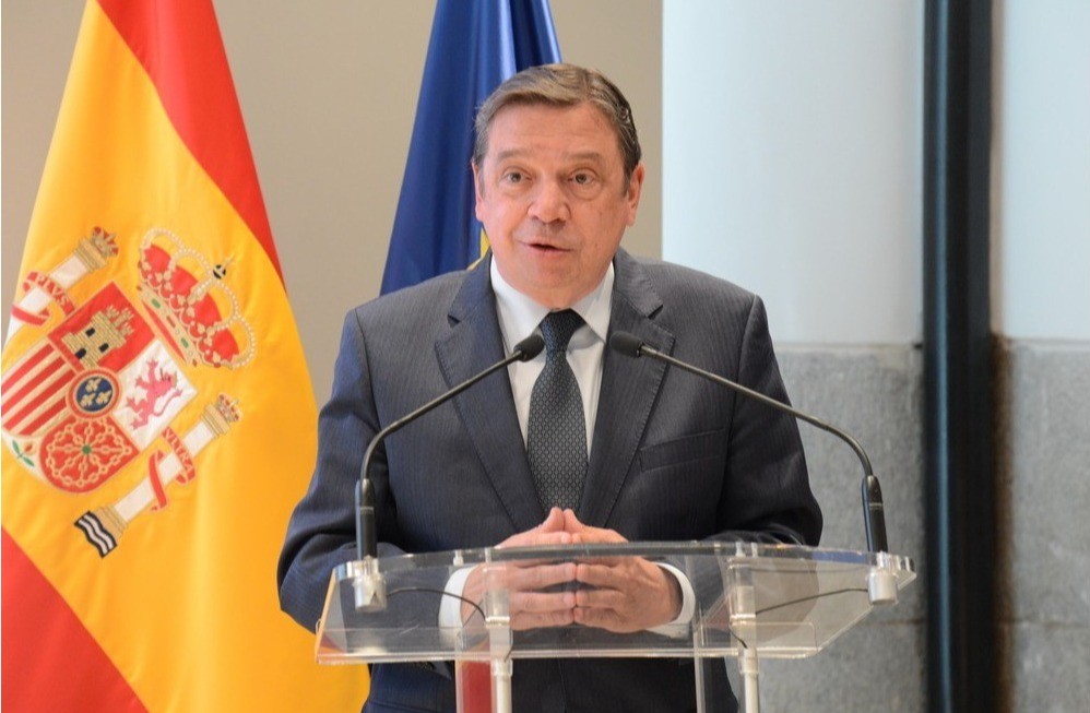 Luis Planas explica que la PAC aplicada en España ha mejorado la distribución de las ayudas, con un reparto más equitativo que beneficia a las pequeñas y medianas explotaciones