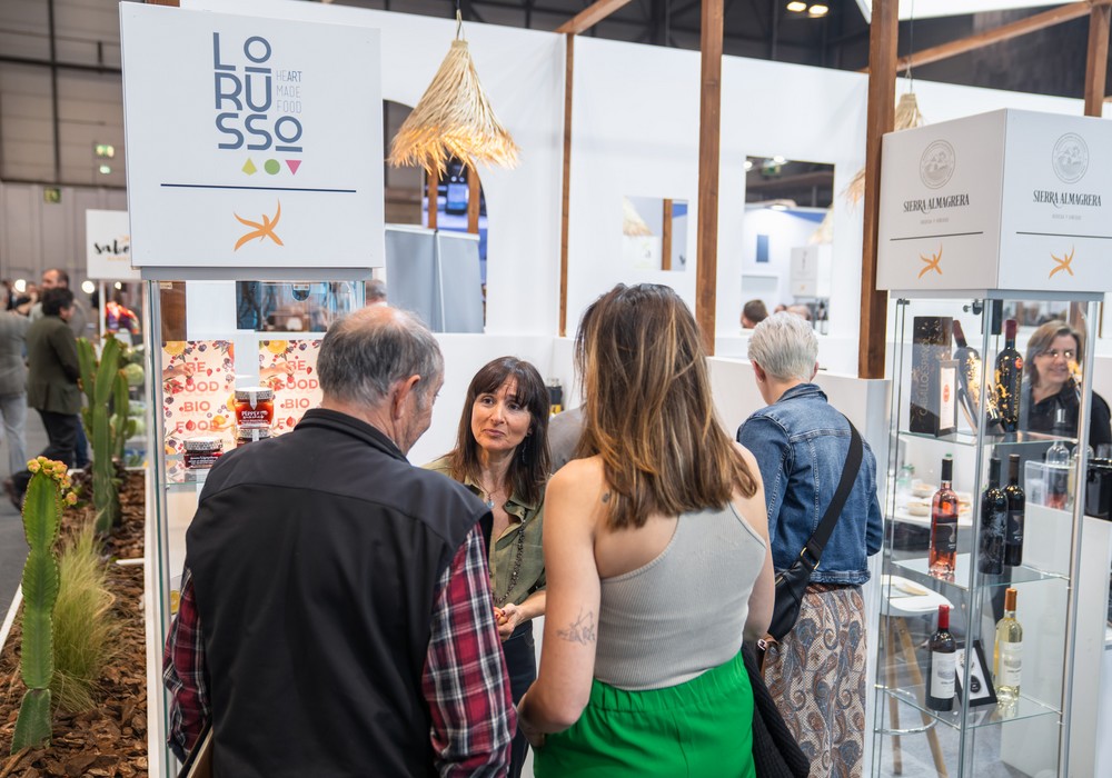 Distribuidores de cinco países visitan el expositor de ‘Sabores Almería’ en Salón Gourmets