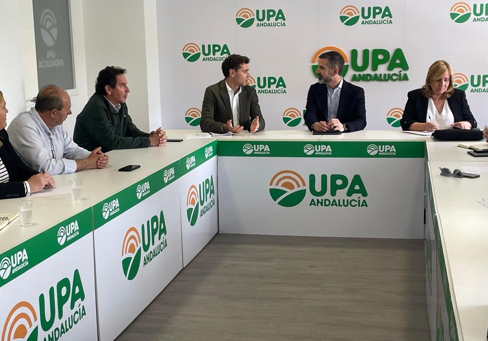 Fernández-Pacheco apuesta por el “trabajo conjunto” con las organizaciones agrarias para afrontar los retos del sector