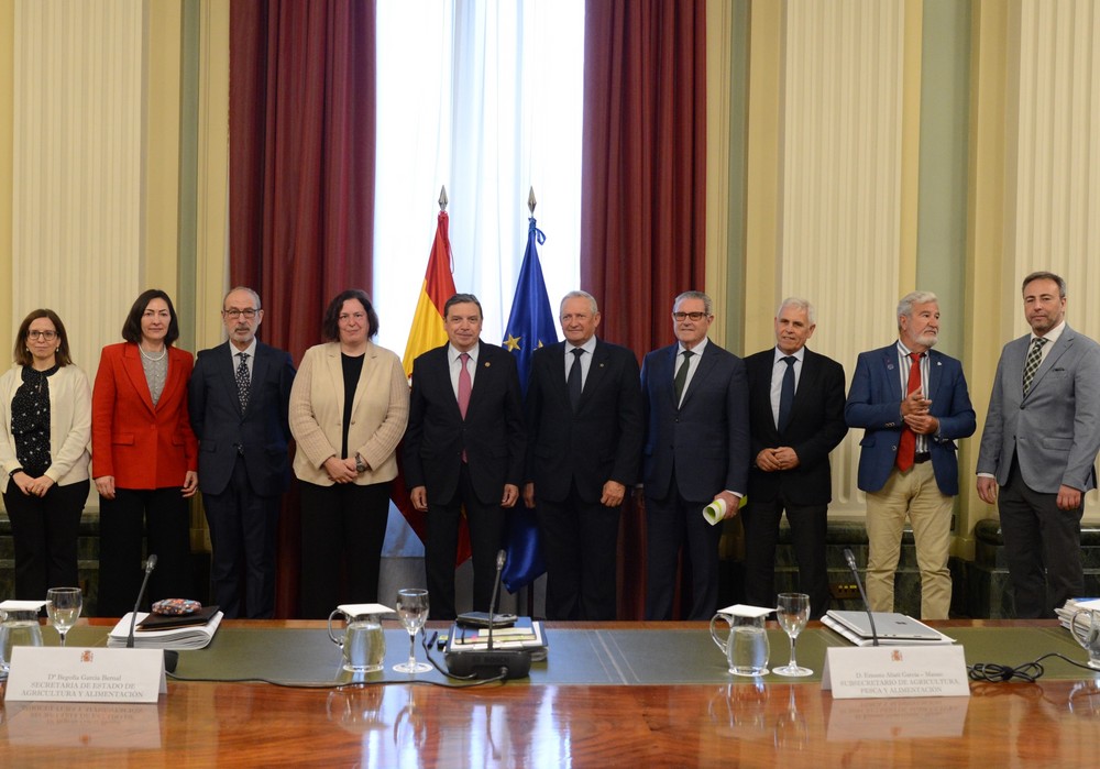 Luis Planas subraya el compromiso del Gobierno con el sector cooperativo