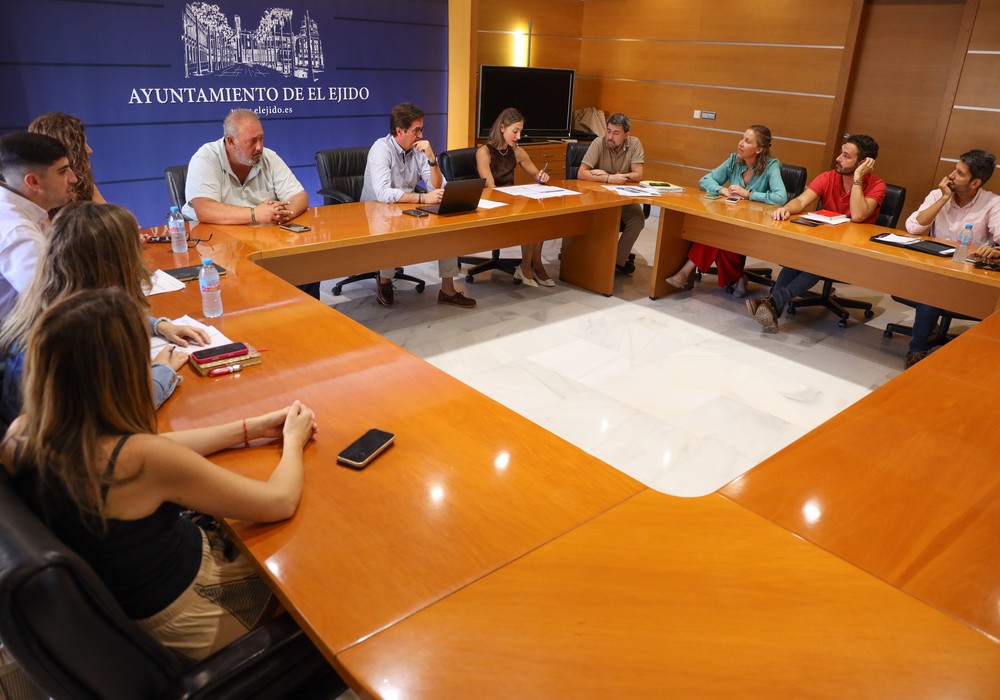 El Ejido aprueba una línea de subvención para los agricultores que sufrieron daños en las estructuras de sus invernaderos durante la DANA